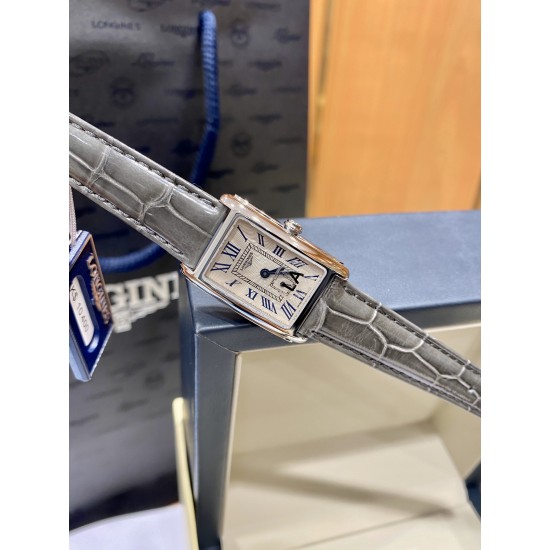 LA厂出品 浪琴表黛绰维纳20.80 X 32.00mm 石英女士腕表!正品原装机芯L178石英机芯!拥有低电量提醒功能!石英机芯没电了秒针会四秒一跳!这个时候就需要换电池啦!浪琴排名皇后级别的当属黛绰维纳系列女表 以意大利语中的Dolce Vita为名 寓意甜美生活 寓意意式生活邂逅现代浪漫 通过几何线条与柔美曲线塑造出现代优雅与妩媚姿态 银色表盘的雕花、以及蓝钢指针等精致细节都烘托出佩戴者纯正的优雅与贵气 ! LA厂出品 浪琴表黛绰维纳20.80 X 32.00mm 石英女士腕表!正品原装机芯L178石英机芯!拥有低电量提醒功能!石英机芯没电了秒针会四秒一跳!这个时候就需要换电池啦!浪琴排名皇后级别的当属黛绰维纳系列女表 以意大利语中的Dolce Vita为名 寓意甜美生活 寓意意式生活邂逅现代浪漫 通过几何线条与柔美曲线塑造出现代优雅与妩媚姿态 银色表盘的雕花、以及蓝钢指针等精致细节都烘托出佩戴者纯正的优雅与贵气 !