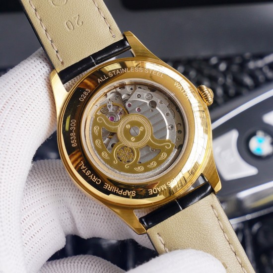 2⃣0⃣2⃣0⃣最新款百达翡丽《Patek Philippe》月[月亮]相[太阳]系列！九字位日月星辰功能，独特的4时位小秒logo，搭载原装进口call8219月相机芯(0返修0售后），蓝宝石玻璃镜面，进口意大利牛皮 ，（可配钢带）尺寸40mm，厚度10mm，三度防水性能，简约商外观，让你感受傲慢绅士气息，完美彰显其百达翡丽腕表的皇家血统，值得全球称赞。⚠️请认准独家品质