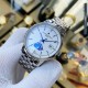 实物拍摄品牌：江诗丹顿 -Vacheron Constantin 最新推出类型：[酷]男士腕表表壳：316精钢（做工优质）表带：进口真牛皮/316精钢（两种可选）机芯：高级定制全自动机械机芯（走时稳定）玻璃：高级强化镀膜镜面尺寸：直径40mm，厚度12.5mm