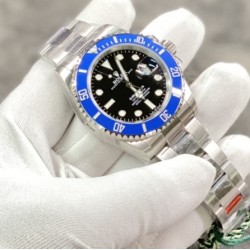 【vs厂出品】2021专柜最新款劳力士 蓝水鬼 最高版本MAX.1，搭载VS72小时动能的3235机芯。只需上链50圈，看能否静置走时2天，即可辨别真伪的版本。2，市面上最好的蓝色陶瓷圈，不再是艳蓝色，最新一代的C圈。3，表盘等配件可以和正品互换，最佳改装副本（论坛玩家已经验证，不用夸大宣传）人民币的售价买到美元价值的！出货实拍
