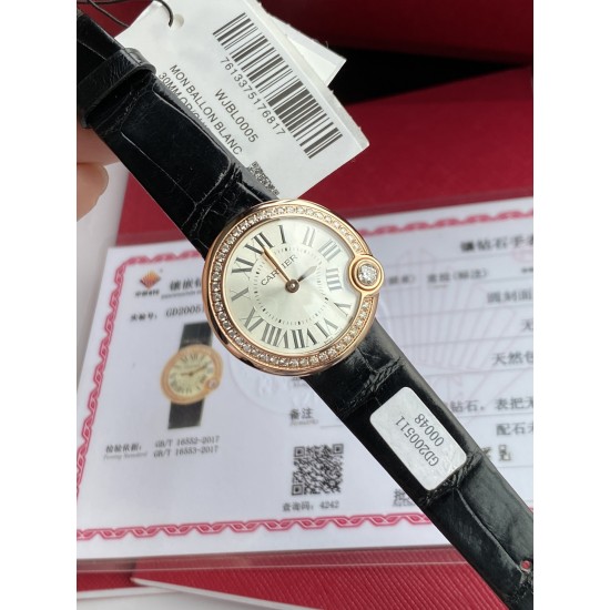 真钻真钻!独家渠道,卡地亚新款白气球系列,44颗小钻为vs南非真钻 18k真金电镀 蓝宝石水晶玻璃镜面 黑色鳄鱼皮表带更衬玫瑰金的光泽。比容易撞款的篮气球耐看多了。表盘尺寸30。不大不小的尺寸。剑形镀金指针 4点钟位置镶嵌施华洛世奇明亮式切割圆钻 有一说一 不来虚的 支持专柜对比,送礼首选,非人为损坏免费保修。 真钻真钻!独家渠道,卡地亚新款白气球系列,44颗小钻为vs南非真钻 18k真金电镀 蓝宝石水晶玻璃镜面 黑色鳄鱼皮表带更衬玫瑰金的光泽。比容易撞款的篮气球耐看多了。表盘尺寸30。不大不小的尺寸。剑形镀金指针 4点钟位置镶嵌施华洛世奇明亮式切割圆钻 有一说一 不来虚的 支持专柜对比,送礼首选,非人为损坏免费保修。
