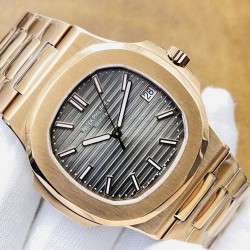 【PFF Factory2023新作品 墙裂推荐】V5升级版本 市场最高复刻 百达.翡丽PATEK PHILIPPE 优雅运动系列5711/1A鹦鹉螺！PFF震撼出品！1⃣️【机芯】全网最佳解毒方案，搭配百达.翡丽9015机改Cal.324自动上链一体机芯！精准稳定！2⃣️【表带】定制级人体工程学胶带款表带，钢带中珠是钻石型的，与正品相结合。3⃣️【直径】表壳尺寸40毫米，厚度仅9.8毫米，也与原装最接近。【PFF Factory2023匠心之作】欢迎您的品鉴