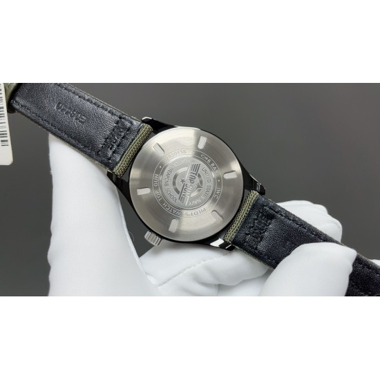 AOF全面升级 V7 版马克 飞行员PILOTS WATCHES全系列1️⃣利用最新的精密AI电喷技术,终于试验出少量的零色差的万国色值2️⃣全场唯一去除紫色温的黑面,开启了字面新工艺的 "狂飙’之战! 3️⃣字體是完美油印100%和原版相同的字体 进口超强夜光⚠️终极版己完美修正纤细大小同步原版!!⚠️而日本进口机芯9015 2892正完完全全符合这特征,最新批次日本纯进口9015 2892更显精准,耐用,摆陀低噪,零返修 AOF全面升级 V7 版马克 飞行员PILOTS WATCHES全系列1️⃣利用最新的精密AI电喷技术,终于试验出少量的零色差的万国色值2️⃣全场唯一去除紫色温的黑面,开启了字面新工艺的 "狂飙’之战! 3️⃣字體是完美油印100%和原版相同的字体 进口超强夜光⚠️终极版己完美修正纤细大小同步原版!!⚠️而日本进口机芯9015 2892正完完全全符合这特征,最新批次日本纯进口9015 2892更显精准,耐用,摆陀低噪,零返修