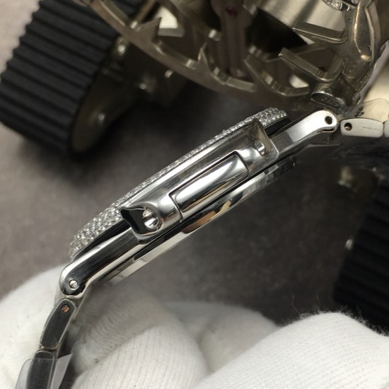GB力作 土豪款式来袭 百达翡丽PP运动系列鹦鹉螺 型号5719/1G-001 满钻土豪款 搭载进口9015机芯改CAL.324SC机芯 蓝宝石玻璃镜面!土豪的世界我们不懂,但是此款百达翡丽从壳套做工精密细度真的震撼人心,镶钻的工艺技术是多年的老师傅手工制作而成!GB匠心之作 值得你品鉴! GB力作 土豪款式来袭 百达翡丽PP运动系列鹦鹉螺 型号5719/1G-001 满钻土豪款 搭载进口9015机芯改CAL.324SC机芯 蓝宝石玻璃镜面!土豪的世界我们不懂,但是此款百达翡丽从壳套做工精密细度真的震撼人心,镶钻的工艺技术是多年的老师傅手工制作而成!GB匠心之作 值得你品鉴!
