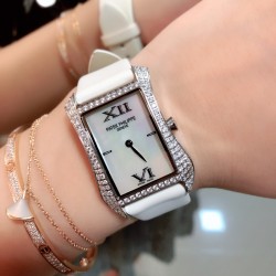 实拍 PATEK PHILIPPE百达翡丽系列 女士腕表（白金表壳搭配沙丁布带，表圈镶嵌天然锆石，蓝宝石玻璃，搭载瑞士石英机芯，尺寸30*34*7毫米）