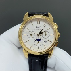 IWC万国最新力作最高版本万国波涛菲诺多功能高级自动腕表！9100多功能进口机械机芯！整表壳CNC精磨工艺，与原装工艺效果如出一辙，整体字面质感更佳！在订制机芯的加持下，尺寸41*10mm，优雅的贵族气息结合无与伦比的视觉享受，神秘雅致，精湛非凡，采用顶级意大利小皮材质表带，质地柔软细腻，手工缝制的丝线，纹路清晰，均匀规整，大方富有档次。⚠️请认准独家品质