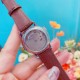 专柜同步发售欧米茄(OMEGA) 【精湛品质-女神专属】-女士精品腕表 碟飞典雅系列 原版复刻1:1,表款堪称是系列中最迷人的表款之一,尽显优雅气质与低调奢华,顶端表壳以316精钢打造,搭载日本进口西铁城机械 零返修 来自进口316钢表带 历经多道工序,防汗水,耐腐蚀 表盘-蓝宝石高清镜面 壳身整体超强立体感 精雕细琢,卓绝技艺 品质保证 尺寸:32mm厚11mm 时尚百搭,精致华贵呈现自然魅力 专柜同步发售欧米茄(OMEGA) 【精湛品质-女神专属】-女士精品腕表 碟飞典雅系列 原版复刻1:1,表款堪称是系列中最迷人的表款之一,尽显优雅气质与低调奢华,顶端表壳以316精钢打造,搭载日本进口西铁城机械 零返修 来自进口316钢表带 历经多道工序,防汗水,耐腐蚀 表盘-蓝宝石高清镜面 壳身整体超强立体感 精雕细琢,卓绝技艺 品质保证 尺寸:32mm厚11mm 时尚百搭,精致华贵呈现自然魅力