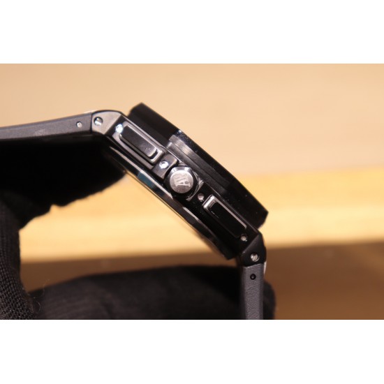 随机送迷彩橡胶带一副品牌:爱彼 Audemars Piguet系列:皇家橡树离岸型限量多功能机械腕表尺寸:44MM13MM机芯:复刻原装3126全自动机械机芯镜面:反炫光处理蓝宝石水晶玻璃材料:进口316精钢鑫表壳表带: 进口橡胶表带表扣: 原装针扣(H厂出品,市场最高版本,超高品质,超A做工,非市场普通货,硬汉必备神器) 随机送迷彩橡胶带一副品牌:爱彼 Audemars Piguet系列:皇家橡树离岸型限量多功能机械腕表尺寸:44MM13MM机芯:复刻原装3126全自动机械机芯镜面:反炫光处理蓝宝石水晶玻璃材料:进口316精钢鑫表壳表带: 进口橡胶表带表扣: 原装针扣(H厂出品,市场最高版本,超高品质,超A做工,非市场普通货,硬汉必备神器)