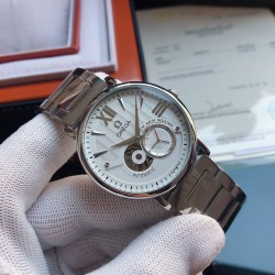 品牌：欧米茄-OMEGA  F9 类型：[酷]男士腕表 双层字面 立体感强表壳：316精钢（做工优质）表带：进口小牛皮/316精钢（两种可选）机芯：高级定制全自动机械机芯（走时稳定）玻璃：高级强化镀膜镜面尺寸：直径40mm，厚度12.5mm 三杰精致推荐男士机械腕表 SJ为你精心挑选超真实c实物图拍摄