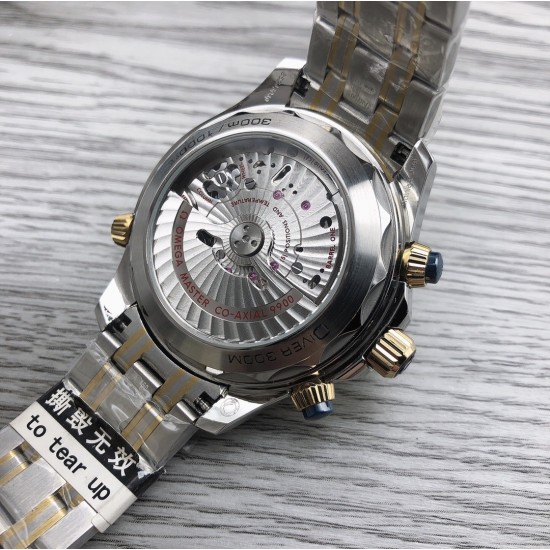 欧米茄 OMEGA R6 全新海系马列300m计时士男腕表 市面目前高最版本的计时腕表1:表壳拉身砂细腻洁白光亮斜边抛弧光度倒角与正一品致2: 搭载复刻米欧茄9900计机时芯,904精表钢壳44毫米 ,天进然口橡胶表带,3: 搭配饰以白色珐琅潜水刻度陶瓷表圈,让探索与众不同4:镜采面用进口蓝宝石,硬度高、抗刮损,效无果比通透5:表盘采用蓝(黑)色陶瓷打造而成饰以激光雕刻波浪图案 与镂空指针和白色珐琅潜水刻度相应成趣,诠释海洋魅力。 欧米茄 OMEGA R6 全新海系马列300m计时士男腕表 市面目前高最版本的计时腕表1:表壳拉身砂细腻洁白光亮斜边抛弧光度倒角与正一品致2: 搭载复刻米欧茄9900计机时芯,904精表钢壳44毫米 ,天进然口橡胶表带,3: 搭配饰以白色珐琅潜水刻度陶瓷表圈,让探索与众不同4:镜采面用进口蓝宝石,硬度高、抗刮损,效无果比通透5:表盘采用蓝(黑)色陶瓷打造而成饰以激光雕刻波浪图案 与镂空指针和白色珐琅潜水刻度相应成趣,诠释海洋魅力。