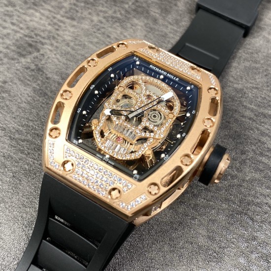 Richard Mille 理查德米勒系列,亲民版!一比一复刻 !全镂空骷髅头 腕表 简约无钻款 酒桶型镂空表盘 橡胶黑色表带 加了碳素!防水效果杠杠的!出货实拍 Richard Mille 理查德米勒系列,亲民版!一比一复刻 !全镂空骷髅头 腕表 简约无钻款 酒桶型镂空表盘 橡胶黑色表带 加了碳素!防水效果杠杠的!出货实拍