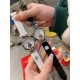 全新欧米茄Ladymatic系列陀飞轮升级版闪亮登场✨‼️采用天然珍珠贝母飞轮表盘、以简约大方的外形备受现代女性青睐。搭配全自动机械机芯,走时稳定,拱形蓝宝石镜面,316L精钢材质,完美演绎。多色进口意大利鳄鱼纹路真牛皮表带和316精钢表带可供选择!绝对是女装机械表里的天花板尺寸35mm12mm 全新欧米茄Ladymatic系列陀飞轮升级版闪亮登场✨‼️采用天然珍珠贝母飞轮表盘、以简约大方的外形备受现代女性青睐。搭配全自动机械机芯,走时稳定,拱形蓝宝石镜面,316L精钢材质,完美演绎。多色进口意大利鳄鱼纹路真牛皮表带和316精钢表带可供选择!绝对是女装机械表里的天花板尺寸35mm12mm