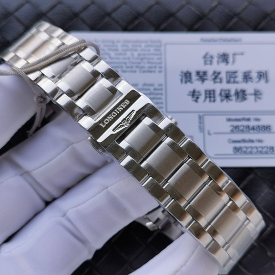 台湾厂【匠心臻品】随着努力不懈地寻求技术上的突破以及不断的创新令LONGINES表在设计方面稳坐领导地位。浪琴 名匠六字位日历系列 原版开模 所有配件与正品100%可互换通用 316精钢表壳、前、后双卜蓝宝石玻璃、淬火烧钢蓝指针、机芯采用最新的2892改L619/888全自动超薄机芯 搭配最新款镂空自动陀 直径38.5mm厚度9.0mm 一表一号,一卡一号、绝不重复。整表完美无暇市场最高版本! 台湾厂【匠心臻品】随着努力不懈地寻求技术上的突破以及不断的创新令LONGINES表在设计方面稳坐领导地位。浪琴 名匠六字位日历系列 原版开模 所有配件与正品100%可互换通用 316精钢表壳、前、后双卜蓝宝石玻璃、淬火烧钢蓝指针、机芯采用最新的2892改L619/888全自动超薄机芯 搭配最新款镂空自动陀 直径38.5mm厚度9.0mm 一表一号,一卡一号、绝不重复。整表完美无暇市场最高版本!