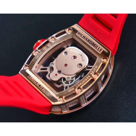 理查德米勒 RICHARD MILLE 最新升級特别版 抛光亮壳 让你体验最亮鬼头 带出最经典的RM052鬼头经典传奇 永不落后 镂空骷髅头腕表.骷髅头轮廓突出,造型霸气不羁,具有震撼人心的魅力。搭配艳耀色彩的真皮轻便表带,更拉风,更前卫。缤纷盛夏,换上短袖T恤的你,腕间搭上鲜艳的表款,是不是很吸睛?尺寸43x50mm ⚠️请认准独家品质 理查德米勒 RICHARD MILLE 最新升級特别版 抛光亮壳 让你体验最亮鬼头 带出最经典的RM052鬼头经典传奇 永不落后 镂空骷髅头腕表.骷髅头轮廓突出,造型霸气不羁,具有震撼人心的魅力。搭配艳耀色彩的真皮轻便表带,更拉风,更前卫。缤纷盛夏,换上短袖T恤的你,腕间搭上鲜艳的表款,是不是很吸睛?尺寸43x50mm ⚠️请认准独家品质