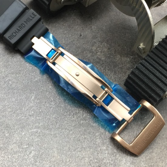 RM工厂出品 理 查徳 米勒 Richard Mille RM35-01 此复刻版表壳和底盖釆用高级喷沙打造,使之壳上下与左右二侧毫无缝隙,马来西亚进口橡胶表带/尼龙表带,使之呈现出超韧性及柔软的感觉,搭载原装进口机械机芯 蓝宝石水晶玻璃 极具个性与夸张的表壳表盘设计只为遇见个性独特的你!RM诚意之作 值得你拥有! RM工厂出品 理 查徳 米勒 Richard Mille RM35-01 此复刻版表壳和底盖釆用高级喷沙打造,使之壳上下与左右二侧毫无缝隙,马来西亚进口橡胶表带/尼龙表带,使之呈现出超韧性及柔软的感觉,搭载原装进口机械机芯 蓝宝石水晶玻璃 极具个性与夸张的表壳表盘设计只为遇见个性独特的你!RM诚意之作 值得你拥有!