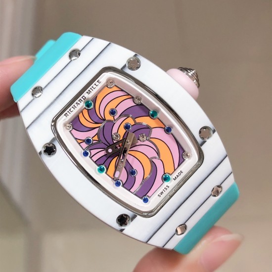 实拍 最新理查珐琅棉花糖理查德米勒 RichardMille 珐琅棉花糖 最新爆款 bon bon系列最稀有的作品!克服传统工艺打破模式!钟表最受尊敬的技术之一。不是所有人的嫁妆,棉花糖运动曲线和颜色,它们是诱人的。有了理查德米勒,实现了把棉花糖戴在你的手腕上!白色陶瓷加上黄粉绿搪瓷表盘,RM-07柔和的颜色创造了一个组合...甜蜜!糖果店的一次旅行,一个让人难以置信的艺术品。你会戴上它吗? 实拍 最新理查珐琅棉花糖理查德米勒 RichardMille 珐琅棉花糖 最新爆款 bon bon系列最稀有的作品!克服传统工艺打破模式!钟表最受尊敬的技术之一。不是所有人的嫁妆,棉花糖运动曲线和颜色,它们是诱人的。有了理查德米勒,实现了把棉花糖戴在你的手腕上!白色陶瓷加上黄粉绿搪瓷表盘,RM-07柔和的颜色创造了一个组合...甜蜜!糖果店的一次旅行,一个让人难以置信的艺术品。你会戴上它吗?