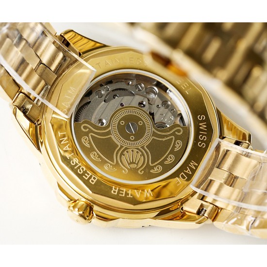 LS. 2⃣️0⃣️1⃣️9⃣️劳力士Rolex 火爆开启上市,与台湾厂耗时6个月打造精美壳身,不显浮华的风格广受成功人士喜爱,逐渐深刻人心,并备受各界人士推重。工艺精湛,糅合尊贵、典雅和独特气质于一身,位列世界手表业之翘楚材料:316钢 18k微纳米电镀金,直径41mm,机芯型号,进口机芯,28800每小时振荡次数,动力储备48小时,三度防水性能,返修率几乎为零。 LS. 2⃣️0⃣️1⃣️9⃣️劳力士Rolex 火爆开启上市,与台湾厂耗时6个月打造精美壳身,不显浮华的风格广受成功人士喜爱,逐渐深刻人心,并备受各界人士推重。工艺精湛,糅合尊贵、典雅和独特气质于一身,位列世界手表业之翘楚材料:316钢 18k微纳米电镀金,直径41mm,机芯型号,进口机芯,28800每小时振荡次数,动力储备48小时,三度防水性能,返修率几乎为零。