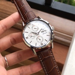 【最新】：浪琴 LONGINES 【类型】：精品男士腕表【表带】：真牛皮表带【机芯】：高端全自动机械机芯【镜面】：矿物质强化玻璃品味高雅 浩瀚大气 匠心独运 尺寸：直径42mm 厚12mm！
