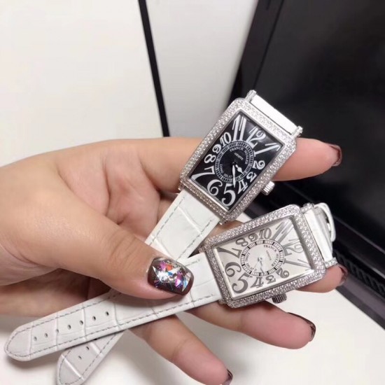 法兰克穆勒-Franck muller- 全新款升级版长岛系列 女士腕表 进口石英机芯 316L精钢表壳 真牛皮表带 本款腕表备受时尚女性喜爱,在不同的场合映耀着她们各自的独特个性与迷人风华 法兰克穆勒-Franck muller- 全新款升级版长岛系列 女士腕表 进口石英机芯 316L精钢表壳 真牛皮表带 本款腕表备受时尚女性喜爱,在不同的场合映耀着她们各自的独特个性与迷人风华