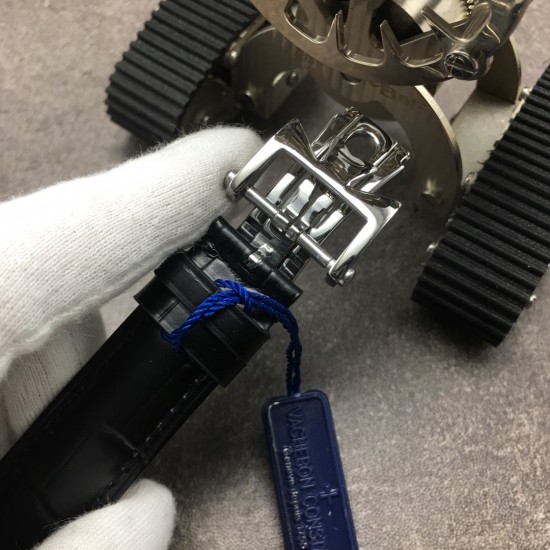 N9 Factory官网同步 原版复刻 江诗丹顿Vacheron Constantin伍陆之型系列 搭配全自动机芯机械陀飞轮!飞轮带有独特的马耳他桥杆,316L精钢表壳,头层意大利牛皮表带,折叠扣,蓝宝石玻璃水晶镜面,表盘:1.3.5.7.9.11.位.指针都含夜光显示!直径41毫米x13毫米 N9诚意之作 值得你品鉴! N9 Factory官网同步 原版复刻 江诗丹顿Vacheron Constantin伍陆之型系列 搭配全自动机芯机械陀飞轮!飞轮带有独特的马耳他桥杆,316L精钢表壳,头层意大利牛皮表带,折叠扣,蓝宝石玻璃水晶镜面,表盘:1.3.5.7.9.11.位.指针都含夜光显示!直径41毫米x13毫米 N9诚意之作 值得你品鉴!