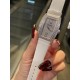 伯爵-piaget-G0A33091女士腕表，水桶形的表壳别具一格，独特的绢布表带搭配原版针扣，完美结合，尽显奢华时尚气质。原装瑞士机芯，316L精钢表壳，度18k白金和玫瑰金，尺寸27x38mm备受喜爱、值得拥有[机智][耶]实物超美