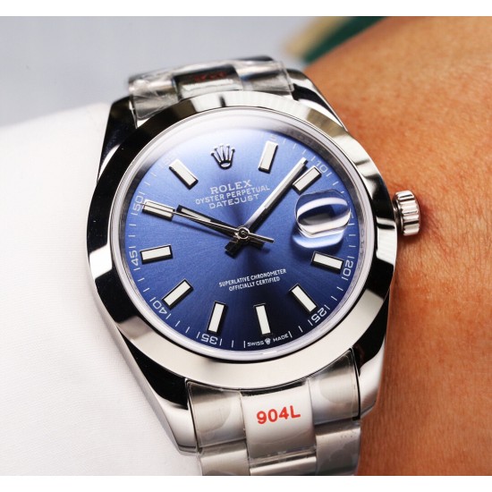 ROLEX 劳力士 蚝式恒动日志型41mm系列腕表,直径41mm,经典的蚝式表壳搭配三角坑纹外圈,把头采用旋入式设计,抗刮损蓝水晶玻璃,防反光凸透式放大(2.5倍)日历窗,隐蔽式摺叠皇冠带扣,矜持有度秀而不媚 恒久优雅! ROLEX 劳力士 蚝式恒动日志型41mm系列腕表,直径41mm,经典的蚝式表壳搭配三角坑纹外圈,把头采用旋入式设计,抗刮损蓝水晶玻璃,防反光凸透式放大(2.5倍)日历窗,隐蔽式摺叠皇冠带扣,矜持有度秀而不媚 恒久优雅!