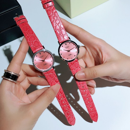 实拍 劳力士2020新品女性腕表 高级腕表ROLEX,一见倾心。劳力士切利尼女款奢华版惊艳上市,表面镶嵌12颗施洛华世奇彩钻,蕴意生命多姿多彩。表盘32尺寸,适配所有女神的手腕。手表搭载进口9015机芯,厚度仅为8毫米,足够薄,让您佩戴更舒适! 实拍 劳力士2020新品女性腕表 高级腕表ROLEX,一见倾心。劳力士切利尼女款奢华版惊艳上市,表面镶嵌12颗施洛华世奇彩钻,蕴意生命多姿多彩。表盘32尺寸,适配所有女神的手腕。手表搭载进口9015机芯,厚度仅为8毫米,足够薄,让您佩戴更舒适!