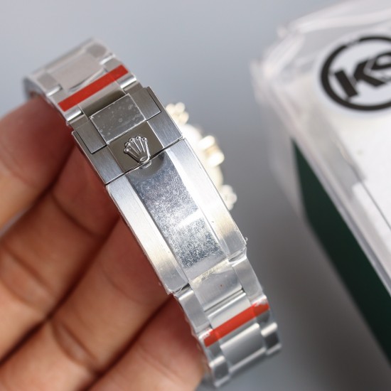 顶级做工KS出品:劳力士 恒动宇宙计时型迪通拿 【尺寸】40MM【表镜】抗刮损蓝水晶玻璃 防反光凸透式放大日历窗【表壳】上链表冠,旋入式三扣锁三重防水系统【机芯】采用7750机芯,高效精准稳定【表带】腕表搭配折叠式表扣,且表扣具有微调装置,可以调到非常的贴合手腕 折叠扣 超强夜光 防水大于100米 顶级做工KS出品:劳力士 恒动宇宙计时型迪通拿 【尺寸】40MM【表镜】抗刮损蓝水晶玻璃 防反光凸透式放大日历窗【表壳】上链表冠,旋入式三扣锁三重防水系统【机芯】采用7750机芯,高效精准稳定【表带】腕表搭配折叠式表扣,且表扣具有微调装置,可以调到非常的贴合手腕 折叠扣 超强夜光 防水大于100米