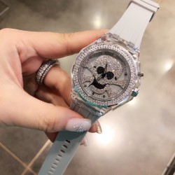 肖邦-Chopard，璀璨钻石的奢华骷髅头造型表盘，进口石英机芯➕LED彩灯机芯、直径约42mm，人性化设计，柔软胶质表带，舒适亲肤，别出心裁，细节彰显品质，潮感十足