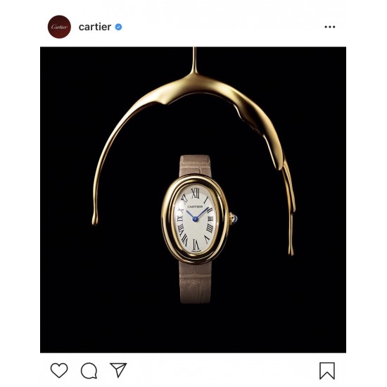 卡地亚浴缸系列卡家又一经典之作浴缸系列。实物拿到手的时候大吃一惊,颜值高 !椭圆外型的感觉正是典雅欧风浴缸形状,这也太好看了吧!相比蓝气球段位要高出不少一会儿观摩下公价便知主要是因为通体包真金……Baignoire浴缸系列腕表,小号表款,石英机芯。精钢包18K黄金表壳。包18K黄金圆珠形表冠,镶嵌一颗凸圆形蓝宝石。镀银表盘,剑形蓝钢指针,蓝宝石水晶镜面。灰褐色鳄鱼皮表带,包18K黄金针扣式表扣。表壳尺寸:32x26毫米厚度:8毫米防水深度3巴(约30米)生活防水 卡地亚浴缸系列卡家又一经典之作浴缸系列。实物拿到手的时候大吃一惊,颜值高 !椭圆外型的感觉正是典雅欧风浴缸形状,这也太好看了吧!相比蓝气球段位要高出不少一会儿观摩下公价便知主要是因为通体包真金……Baignoire浴缸系列腕表,小号表款,石英机芯。精钢包18K黄金表壳。包18K黄金圆珠形表冠,镶嵌一颗凸圆形蓝宝石。镀银表盘,剑形蓝钢指针,蓝宝石水晶镜面。灰褐色鳄鱼皮表带,包18K黄金针扣式表扣。表壳尺寸:32x26毫米厚度:8毫米防水深度3巴(约30米)生活防水