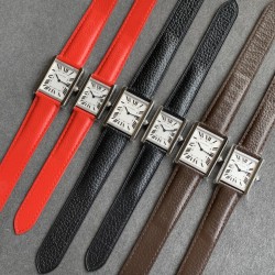 K11厂出品！升级V2版[强][强][强]顶级完美复刻的卡地亚TANK 坦克系列，[闪电]精钢版[闪电]有小号2431,中号2734,两个尺寸，顶级完美复刻，细节打磨，指针颜色，把头弧度，原厂鳄鱼皮带，底盖编码，均与正品一致！配贴码，一表一码！十种颜色表带！