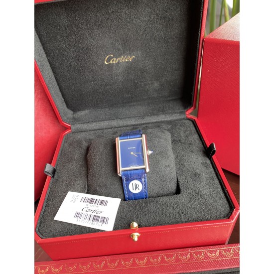DR厂卡地亚 Cartier | 优雅经典的Tank系列则推出Tank Must腕表,采用纯进口石英机芯,走时精准。搭配彩色进口鳄鱼皮表带。尺寸为33mm*25mm 男女均可轻松驾驭的尺寸。卡地亚坦克 must新系列以致敬20世纪80年代单色风潮,卡地亚Tank 单一彩色表盘,色调及其微妙。这个复古的调调真的是美,要不要三个颜色都来一个,不俗,不艳,优雅的刚刚好! DR厂卡地亚 Cartier | 优雅经典的Tank系列则推出Tank Must腕表,采用纯进口石英机芯,走时精准。搭配彩色进口鳄鱼皮表带。尺寸为33mm*25mm 男女均可轻松驾驭的尺寸。卡地亚坦克 must新系列以致敬20世纪80年代单色风潮,卡地亚Tank 单一彩色表盘,色调及其微妙。这个复古的调调真的是美,要不要三个颜色都来一个,不俗,不艳,优雅的刚刚好!