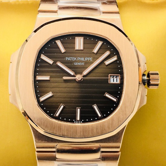 【PFF Factory新势力 新力作】V4最高升级版本 最高复刻 百达.翡丽PATEK PHILIPPE 优雅运动系列5711/1A鹦鹉螺!PFF震撼出品!钢表之王!1⃣️【机芯】全网最佳解毒方案,搭配百达.翡丽9015机改Cal.324自动上链一体机芯!精准稳定!2⃣️【表带】定制级人体工程学表带,钢带中珠是钻石型的,与正品相结合。3⃣️【尺寸】表壳尺寸40毫米,厚度仅9.0毫米,也与原装最接近。【PFF Factory】匠心之作 欢迎您的品鉴! 【PFF Factory新势力 新力作】V4最高升级版本 最高复刻 百达.翡丽PATEK PHILIPPE 优雅运动系列5711/1A鹦鹉螺!PFF震撼出品!钢表之王!1⃣️【机芯】全网最佳解毒方案,搭配百达.翡丽9015机改Cal.324自动上链一体机芯!精准稳定!2⃣️【表带】定制级人体工程学表带,钢带中珠是钻石型的,与正品相结合。3⃣️【尺寸】表壳尺寸40毫米,厚度仅9.0毫米,也与原装最接近。【PFF Factory】匠心之作 欢迎您的品鉴!