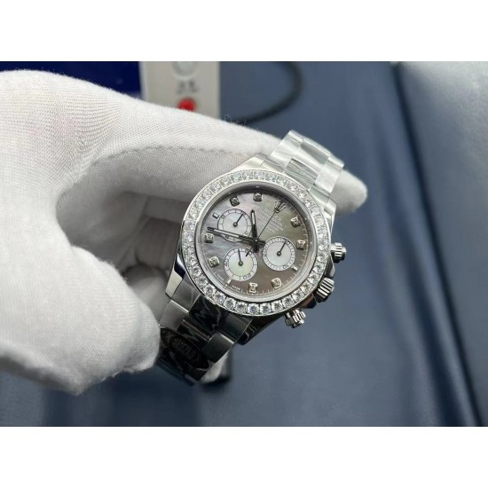 新款!ROLEX 劳力士迪通拿宇宙计型腕表116500LN系列 定制版特别款式,升级方面:1⃣️【直径】直径40MM,厚度12.2MM!接近原装厚度!2⃣️【机芯】搭载迪通拿4131自动上链机械机芯,厚度与正品保持一致,计时功能完美实现!3⃣️【材质】采用与原装一致的904L精钢,表带做工细腻完美!4⃣️【镜片】抗划损蓝宝石水晶玻璃镜面,通透性极佳! 新款!ROLEX 劳力士迪通拿宇宙计型腕表116500LN系列 定制版特别款式,升级方面:1⃣️【直径】直径40MM,厚度12.2MM!接近原装厚度!2⃣️【机芯】搭载迪通拿4131自动上链机械机芯,厚度与正品保持一致,计时功能完美实现!3⃣️【材质】采用与原装一致的904L精钢,表带做工细腻完美!4⃣️【镜片】抗划损蓝宝石水晶玻璃镜面,通透性极佳!