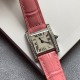 实拍 ♥️新版小牛皮来袭♥️2020最新卡地亚法国坦克Cartier Tank Franaise系列,一款百搭性价比又高的手表 搭配全新专柜欧版风格定制的原厂表带,进口瑞士石英机芯。八角形表冠,镶嵌一颗凸圆形合成尖晶石,剑形蓝钢指针,蓝宝石水晶镜面,采用与原装一致的实心内罩,尺寸:25 x 20mm。佩戴舒适柔软服帖,上手显得高贵又典雅,很气质很女人独家货源。 实拍 ♥️新版小牛皮来袭♥️2020最新卡地亚法国坦克Cartier Tank Franaise系列,一款百搭性价比又高的手表 搭配全新专柜欧版风格定制的原厂表带,进口瑞士石英机芯。八角形表冠,镶嵌一颗凸圆形合成尖晶石,剑形蓝钢指针,蓝宝石水晶镜面,采用与原装一致的实心内罩,尺寸:25 x 20mm。佩戴舒适柔软服帖,上手显得高贵又典雅,很气质很女人独家货源。