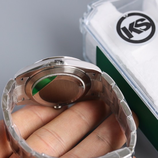顶级做工KS新品:劳力士 日志 不断提高复刻效果,ROLEX劳力士 间金、间玫、精钢不断改进的钻研精神,特别是五大神器的业界认可,目前销量一直成上升趋势!【尺寸】直径41mm【表镜】抗刮损蓝水晶玻璃,防反光凸透式放大日历窗【表壳】上链表冠,【机芯】稳定复刻2836自动机械机芯、【表带】蚝式三节表链折叠扣,防水大于100米 顶级做工KS新品:劳力士 日志 不断提高复刻效果,ROLEX劳力士 间金、间玫、精钢不断改进的钻研精神,特别是五大神器的业界认可,目前销量一直成上升趋势!【尺寸】直径41mm【表镜】抗刮损蓝水晶玻璃,防反光凸透式放大日历窗【表壳】上链表冠,【机芯】稳定复刻2836自动机械机芯、【表带】蚝式三节表链折叠扣,防水大于100米