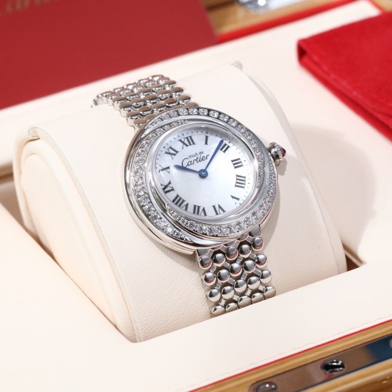 卡家时光流转系列经典中古表 真香警告⚠️Cartier小旋风 最热门的Vintage✔️小旋风的外壳,三圈圆圈绻缱交缠,演绎人生真挚情感。精致闪耀,华丽璀璨,,美到炸裂直径32mm,原装瑞士机芯,蓝宝石防刮镜面,有镀白金款和镀黄金,镀玫瑰金材质(白金为真白金材质,玫瑰金和黄金均为唛金电镀),美不胜收‼️女神必备中古腕表,韵味十足,上手超级奈斯 卡家时光流转系列经典中古表 真香警告⚠️Cartier小旋风 最热门的Vintage✔️小旋风的外壳,三圈圆圈绻缱交缠,演绎人生真挚情感。精致闪耀,华丽璀璨,,美到炸裂直径32mm,原装瑞士机芯,蓝宝石防刮镜面,有镀白金款和镀黄金,镀玫瑰金材质(白金为真白金材质,玫瑰金和黄金均为唛金电镀),美不胜收‼️女神必备中古腕表,韵味十足,上手超级奈斯