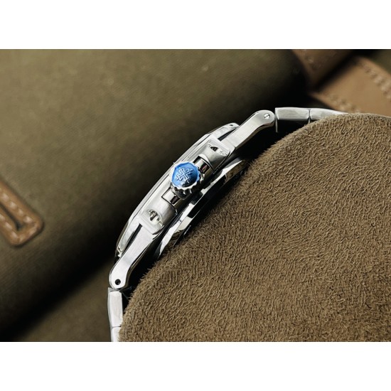 【PFF Factory新势力 新力作】V4最高升级版本 最高复刻 百达.翡丽PATEK PHILIPPE 优雅运动系列5711/1A鹦鹉螺!PFF震撼出品!钢表之王!1⃣️【机芯】全网最佳解毒方案,搭配百达.翡丽9015机改Cal.324自动上链一体机芯!精准稳定!2⃣️【表带】定制级人体工程学表带,钢带中珠是钻石型的,与正品相结合。3⃣️【直径】表壳尺寸40毫米,厚度仅9.0毫米,也与原装最接近。【PFF Factory】匠心之作 欢迎您的品鉴! 【PFF Factory新势力 新力作】V4最高升级版本 最高复刻 百达.翡丽PATEK PHILIPPE 优雅运动系列5711/1A鹦鹉螺!PFF震撼出品!钢表之王!1⃣️【机芯】全网最佳解毒方案,搭配百达.翡丽9015机改Cal.324自动上链一体机芯!精准稳定!2⃣️【表带】定制级人体工程学表带,钢带中珠是钻石型的,与正品相结合。3⃣️【直径】表壳尺寸40毫米,厚度仅9.0毫米,也与原装最接近。【PFF Factory】匠心之作 欢迎您的品鉴!