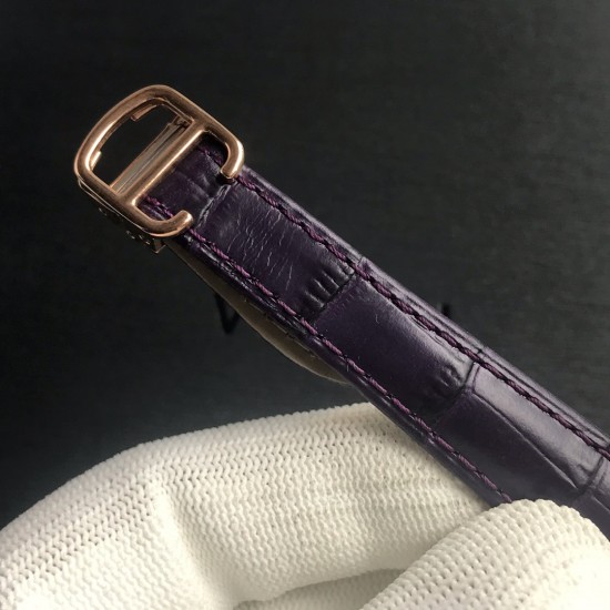 TW出品 卡地亚钥匙 也就是新款的蓝气球 正品开模 字面凸体印刷 淬火蓝钢针 蓝宝石镜面 表冠镶嵌蓝宝石 等等都是顶级配置 更重要的是心脏好 搭载2824 精准稳定无返修 如果觉得蓝气球太常见 那就考虑这款钥匙吧 TW出品 卡地亚钥匙 也就是新款的蓝气球 正品开模 字面凸体印刷 淬火蓝钢针 蓝宝石镜面 表冠镶嵌蓝宝石 等等都是顶级配置 更重要的是心脏好 搭载2824 精准稳定无返修 如果觉得蓝气球太常见 那就考虑这款钥匙吧