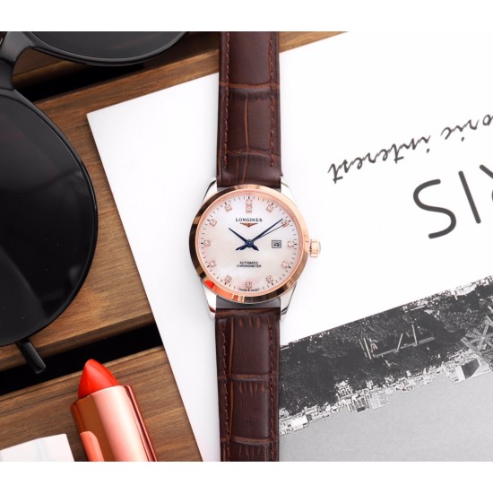 原单品质浪琴版12个 天然珍珠贝壳面 上手效果极佳✨✨Longines开创者系列⚡️⚡️赵丽颖⭕️同款型号:L2.320.4.11.6(可佩戴原装质感牛皮)⚡️⚡️这是浪琴首个所有表款均被授以瑞士天文台认证(COSC)的腕表系列。此款女表采用超薄进口西铁城6t15机芯- 原装开模直径30 蓝宝石玻璃镜面防刮效果316精钢打造与原装一样细节标准✅背透设计清晰可见机芯的律动,出席任何场合尽显优雅个性真我态度。钻石圈口璀璨夺目非你莫属!!FK独家实拍! 原单品质浪琴版12个 天然珍珠贝壳面 上手效果极佳✨✨Longines开创者系列⚡️⚡️赵丽颖⭕️同款型号:L2.320.4.11.6(可佩戴原装质感牛皮)⚡️⚡️这是浪琴首个所有表款均被授以瑞士天文台认证(COSC)的腕表系列。此款女表采用超薄进口西铁城6t15机芯- 原装开模直径30 蓝宝石玻璃镜面防刮效果316精钢打造与原装一样细节标准✅背透设计清晰可见机芯的律动,出席任何场合尽显优雅个性真我态度。钻石圈口璀璨夺目非你莫属!!FK独家实拍!