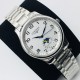 【LG Factory】新力作 浪琴Longines新款「Master Moonphase」月相日历腕表,采用ETA2824-2机芯,功能完美同步,防水深度30米,表耳线条温润流畅。表盘为大三针布局,最特别之处是表圈分钟刻度圈为立体倾斜的设计,提供出色的表盘层次感。6点的月相盘与日历功能融为一体。表盘共有3种款式:银白色麦粒纹搭配衬线体阿拉伯数字时标,黑色麦粒纹搭配罗马数字时标,蓝色日晖纹搭配棍状时标 ,直径40毫米,厚度10毫米,意大利进口小牛皮 原装蝴蝶扣 ⚠️请认准独家品质!LG品质 值得信赖! 【LG Factory】新力作 浪琴Longines新款「Master Moonphase」月相日历腕表,采用ETA2824-2机芯,功能完美同步,防水深度30米,表耳线条温润流畅。表盘为大三针布局,最特别之处是表圈分钟刻度圈为立体倾斜的设计,提供出色的表盘层次感。6点的月相盘与日历功能融为一体。表盘共有3种款式:银白色麦粒纹搭配衬线体阿拉伯数字时标,黑色麦粒纹搭配罗马数字时标,蓝色日晖纹搭配棍状时标 ,直径40毫米,厚度10毫米,意大利进口小牛皮 原装蝴蝶扣 ⚠️请认准独家品质!LG品质 值得信赖!