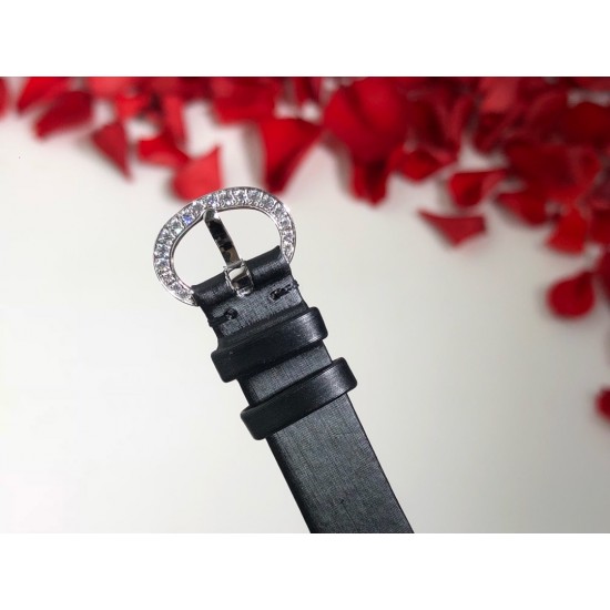 实拍 萧邦Happy Diamonds系列特别款 枫叶美丽并寓意着坚毅精神!即代表永恒爱情送给恋人,也代表对美好的回忆,可送给一路陪伴的朋友,还代表一种岁月的轮回。1比1超前做工同步首发!表面配置三块蓝宝石防刮玻璃,瑞士朗达机芯,尺寸:外径34mm内径14mm。表带14✖️12。 实拍 萧邦Happy Diamonds系列特别款 枫叶美丽并寓意着坚毅精神!即代表永恒爱情送给恋人,也代表对美好的回忆,可送给一路陪伴的朋友,还代表一种岁月的轮回。1比1超前做工同步首发!表面配置三块蓝宝石防刮玻璃,瑞士朗达机芯,尺寸:外径34mm内径14mm。表带14✖️12。