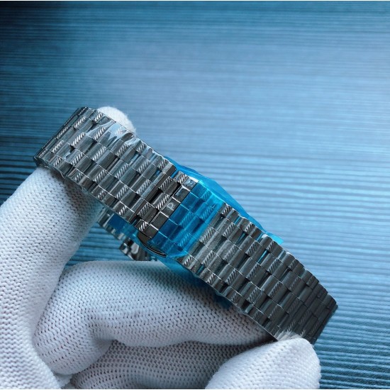 伯爵 Piaget Z2 精品男士腕表,经典两针半设计,圈口镶钻 尊贵大气,绅士风范,卓越品质,热卖全城。采用进口全自动2824 机械机芯(零返修),顶级316精钢表壳 伯爵经典表带, 蓝宝石抗魔镜面,尺寸42*12 三杰为你精致推荐男士精品机械腕表 精致传承真实效果 SJ品质的保证 伯爵 Piaget Z2 精品男士腕表,经典两针半设计,圈口镶钻 尊贵大气,绅士风范,卓越品质,热卖全城。采用进口全自动2824 机械机芯(零返修),顶级316精钢表壳 伯爵经典表带, 蓝宝石抗魔镜面,尺寸42*12 三杰为你精致推荐男士精品机械腕表 精致传承真实效果 SJ品质的保证