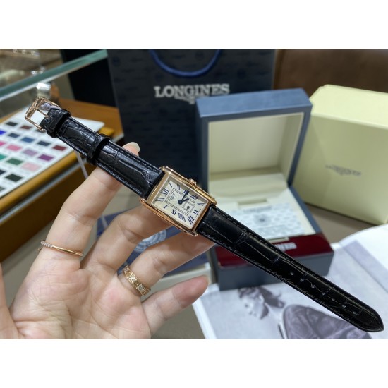 LA厂独家狠货来袭!渠道货!支持任意验货,林志玲同款!浪琴表黛绰维纳鳄鱼皮系列!20.80 X 32.00mm 石英女士腕表!正品机芯L178石英机芯!拥有低电量提醒功能!石英机芯没电了秒针会四秒一跳!这个时候就需要换电池啦!浪琴排名皇后级别的当属黛绰维纳系列女表 以意大利语中的Dolce Vita为名 寓意甜美生活 寓意意式生活邂逅现代浪漫 通过几何线条与柔美曲线塑造出现代优雅与妩媚姿态 银色表盘的雕花、以及蓝钢指针等精致细节都烘托出佩戴者纯正的优雅与贵气 ,不使用,不影响二次销售,支持退换,终身保修。 LA厂独家狠货来袭!渠道货!支持任意验货,林志玲同款!浪琴表黛绰维纳鳄鱼皮系列!20.80 X 32.00mm 石英女士腕表!正品机芯L178石英机芯!拥有低电量提醒功能!石英机芯没电了秒针会四秒一跳!这个时候就需要换电池啦!浪琴排名皇后级别的当属黛绰维纳系列女表 以意大利语中的Dolce Vita为名 寓意甜美生活 寓意意式生活邂逅现代浪漫 通过几何线条与柔美曲线塑造出现代优雅与妩媚姿态 银色表盘的雕花、以及蓝钢指针等精致细节都烘托出佩戴者纯正的优雅与贵气 ,不使用,不影响二次销售,支持退换,终身保修。