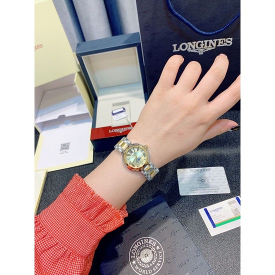 赵丽颖同款 倾情代言2022心月月相最新款出货。黄金色 爆款Longines浪琴 心月系列石英表手表女简约气质 !腕表底盖-吊牌-保卡 三码合一 1:1品质 超高性价比、真月相一个月走一圈机芯:进口石英机芯 走时准确玻璃:抗磨损合成双卜蓝宝石(数据同步正品)表壳:316精钢圆形、3件套表壳字面:罗马面、A级深海珍珠贝壳 表带:精钢表链搭配原装三折式表扣。 进口小牛皮表壳尺寸:宽度 30.5mm 三码合一认准编号67586628 赵丽颖同款 倾情代言2022心月月相最新款出货。黄金色 爆款Longines浪琴 心月系列石英表手表女简约气质 !腕表底盖-吊牌-保卡 三码合一 1:1品质 超高性价比、真月相一个月走一圈机芯:进口石英机芯 走时准确玻璃:抗磨损合成双卜蓝宝石(数据同步正品)表壳:316精钢圆形、3件套表壳字面:罗马面、A级深海珍珠贝壳 表带:精钢表链搭配原装三折式表扣。 进口小牛皮表壳尺寸:宽度 30.5mm 三码合一认准编号67586628