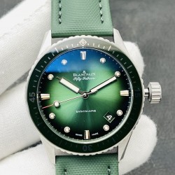 GF Factory2022墙裂推荐 最新款式 最高版本 全新极光绿宝珀五十噚钢壳限量款表盘惊艳的色泽由数十层纳米镀层的光学效应相互融合而成其原理与极光如出一辙真实和梦幻之间，极光绿自在游走这绿色是活的，绿得令人心醉让我们闲暇之余，沉醉于光影之间！GF Factory匠心力作 欢迎各位表友的品鉴！