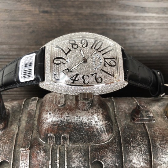 法兰克 穆勒Franck Muller 全新满天星系列⚓️搭载进口日本西铁城机械机芯⚙️18K电镀工艺意大利双面小牛皮原装针扣酒桶形拱桥状精钢表壳⚫️手工全镶嵌施华洛水晶钻 高贵霸气尺寸43*55mm高尚的艺术 精湛的工艺 一经发布 无不轰动 法兰克 穆勒Franck Muller 全新满天星系列⚓️搭载进口日本西铁城机械机芯⚙️18K电镀工艺意大利双面小牛皮原装针扣酒桶形拱桥状精钢表壳⚫️手工全镶嵌施华洛水晶钻 高贵霸气尺寸43*55mm高尚的艺术 精湛的工艺 一经发布 无不轰动