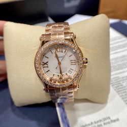 《YF出品》萧邦Happy Diamonds系列在女士腕表当中非常具有标志性，这款腕表拥有36和30毫米的腕表直径，对于大部分女士来说这个尺寸刚刚好。极具标志性的表壳设计搭配银色表盘，盘面上转动的钻石是萧邦Happy Diamonds最大的亮点设计所在。腕表搭载了自动上链机芯，能够为腕表提供42个小时的动力储存。。。YF臻品（2021新鲜上市）：萧邦HAPPY DIAMONDS系列274893-5003腕表（精钢-玫瑰金-白色贝壳表盘，7颗彩色活动钻石，2892-2全自动机械，36毫米）