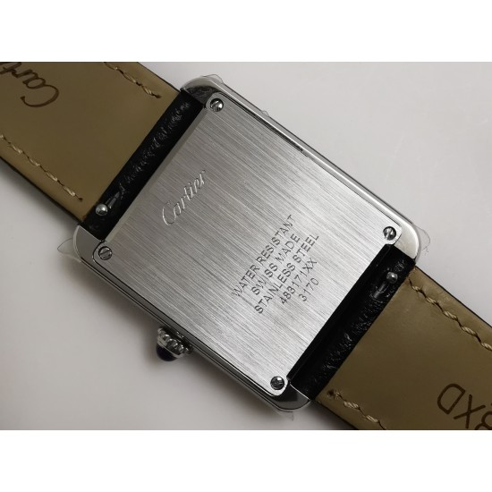 小号尺寸  K11厂出品！升级V2版[强][强][强]顶级完美复刻的卡地亚TANK 坦克系列，[闪电]精钢版[闪电]有小号2431,中号2734,两个尺寸，顶级完美复刻，细节打磨，指针颜色，把头弧度，原厂鳄鱼皮带，底盖编码，均与正品一致！配贴码，一表一码！十种颜色表带！
