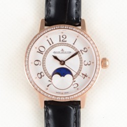 JL Factory最新力作 原版复刻 Jaeger-LeCoultre☘️积家Rendez-VousMoon月相腕表女神必备腕表，精钢/玫瑰金表壳，直径34mm，功能：日历．昼夜星晨，时分秒显示功能，功能与专柜一致，镶钻表圈，蓝宝石水晶表镜表背，银色玑镂表盘，精钢/玫瑰金指针，搭载925A/1自动上链机芯，动力存储40小时，防水50米。JL匠心之作 值得你品鉴！